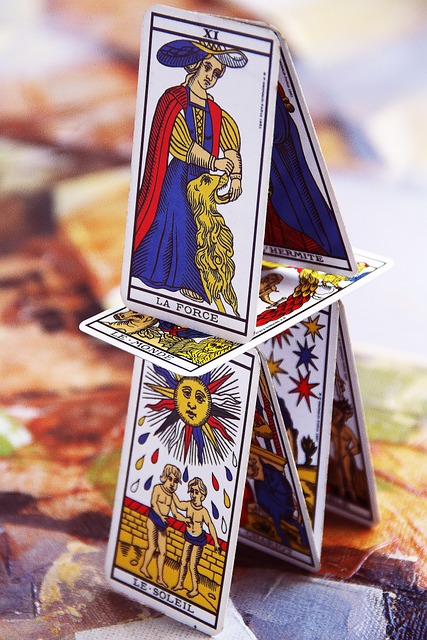 Tarot Falında Aile Dinamikleri Nasıl Yorumlanır?